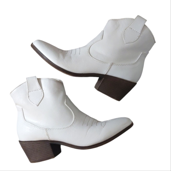 RAMPAGE Cowgirl Boots White Western Women's Booties Size 7.5 - Picture 1 of 10